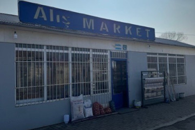 Marketdə istehlaka yararsız qida məhsulları aşkarlanıb