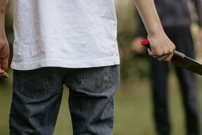 Biləsuvarda dava qanla bitdi: Söyüş üstündə bıçaqlandı