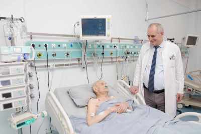 Lənkəranlı həkim Azərbaycanın ən yaşlı vətəndaşını uğurla əməliyyat edib