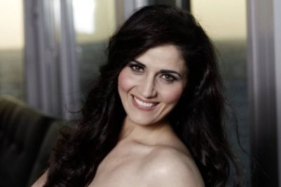 İlhamə Qasımova: “Radiolar mahnılarımı yayımlamır”