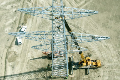 “Biləsuvar” günəş elektrik stansiyasına ötürmə xətləri tikilir - VİDEO