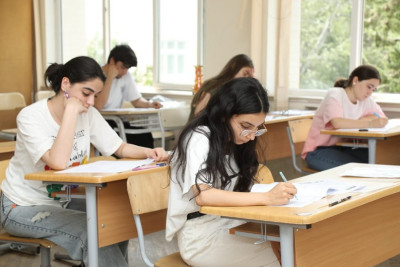 Jurnalist olmaq istəyən 1071 abituriyent qabiliyyət imtahanı verəcək