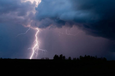 Biləsuvarda ildırım vuran şəxsin vəziyyəti açıqlanıb - YENİLƏNİB