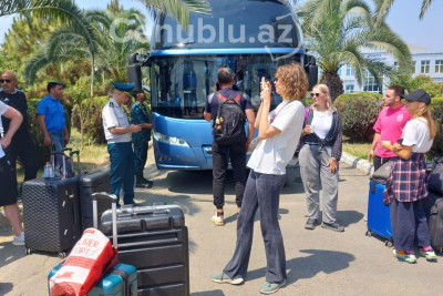İrandan təxliyə olunan rus film qrupu Astaradan keçdi - FOTO