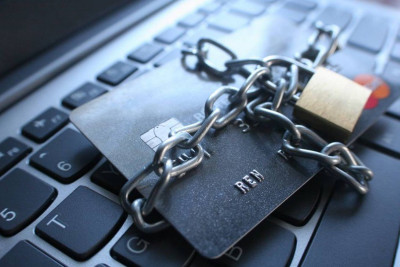 Bu dəfə bank kartlarından 4 min manatdan çox vəsait oğurlanıb