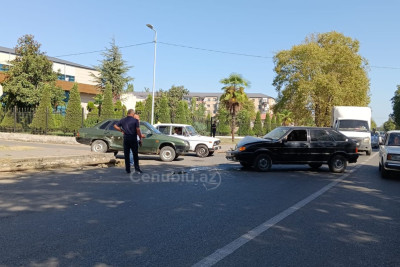 Lənkəranda qəza: İki avtomobil toqquşub