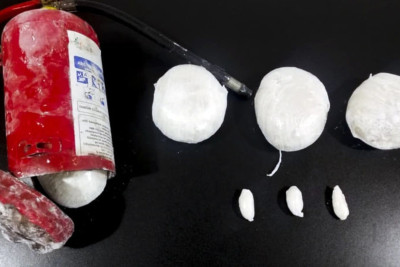 Yanğınsöndürən balonundan 2 kq metamfetamin aşkarlanıb