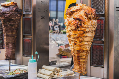 Lənkəranda dönərxana alovlanıb