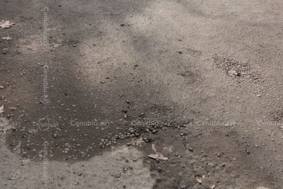 Lənkəranda məktəb yolu yağışdan sonra bataqlığa çevrilir - VİDEO