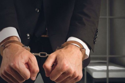 Məhkəmə 71 min manatı mənimsəyən direktorla bağlı qərar verdi