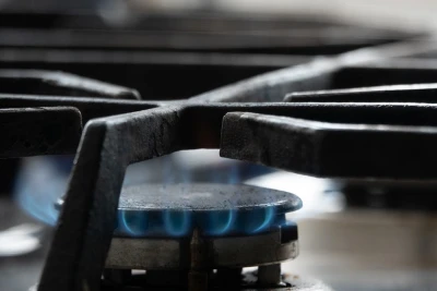 Aşağı Nüvədidə bəzi sakinlər axşamlar soyuqda qalır