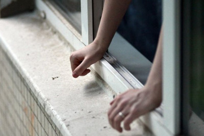 Masallı sakini 12-ci mərtəbədən yıxılaraq ölüb