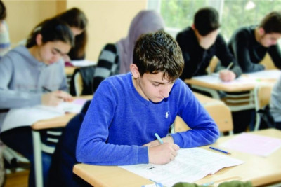 Bu gün 6 min məzun imtahan verəcək