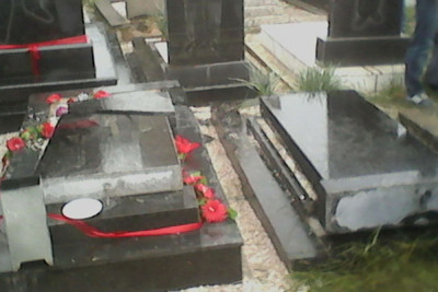 Lənkəranda məzar daşını sındıran şəxs həbs edilib