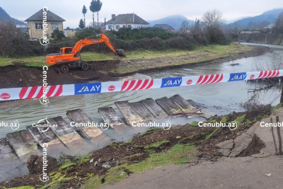 Astarada torpaq sürüşməsi olub