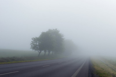 Yol polisi dumanlı hava şəraiti ilə bağlı sürücülərə müraciət edib
