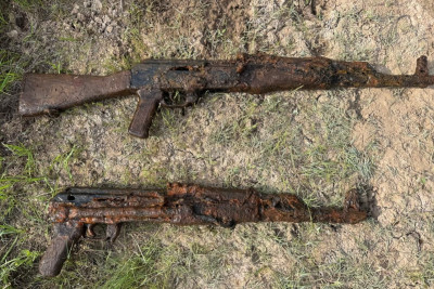 Saatlıda su kanalından 2 avtomat tapılıb