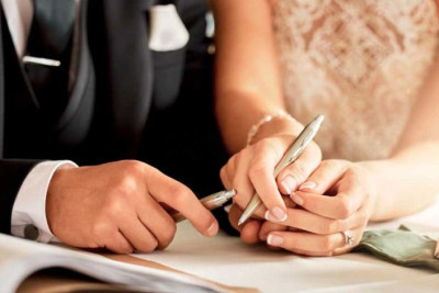 Azərbaycanda həyat yoldaşının soyadını götürən kişilərin sayı açıqlandı