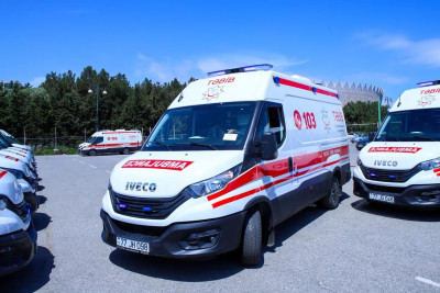 Regionlara 25 yeni ambulans və reanimobil təhvil verilib