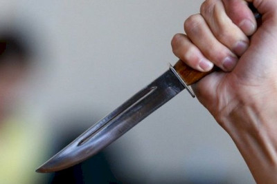 Biləsuvarda 64 yaşlı qadın qonşusu tərəfindən bıçaqlanıb