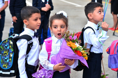 Bu gün minlərlə şagird məktəb təhsilinə başlayır