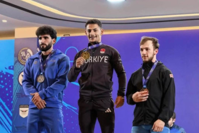 Lənkəranlı idmançı Avropa birinciliyindən 3 medalla qayıdır