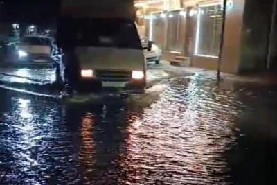 Biləsuvar bazarını yağış suları basıb - VİDEO